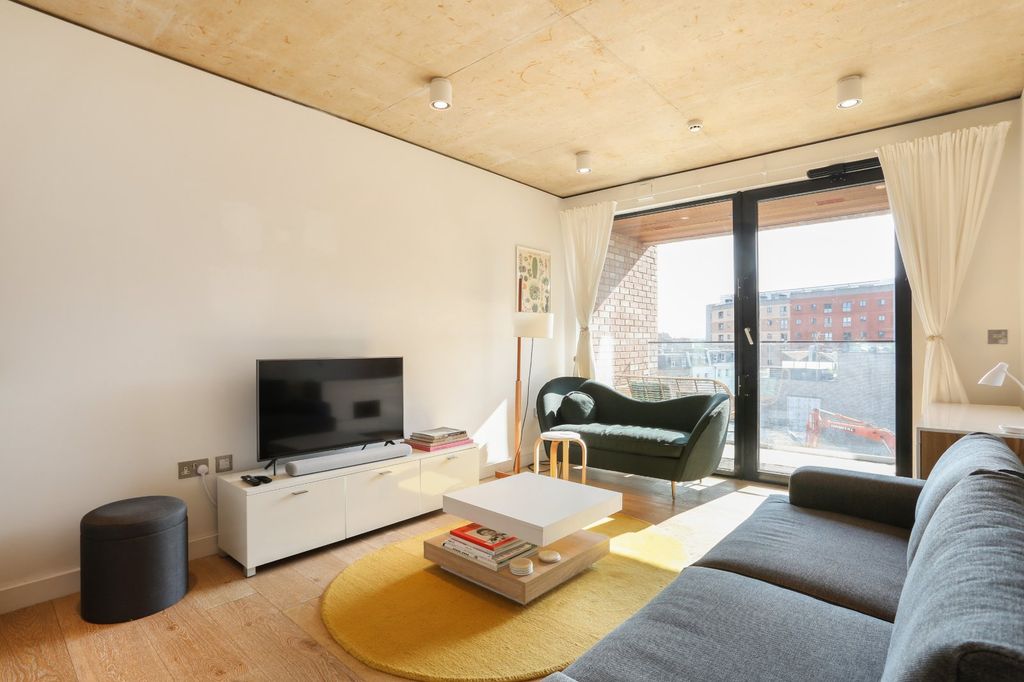 Property photo 1 of 15 Open Plan Living