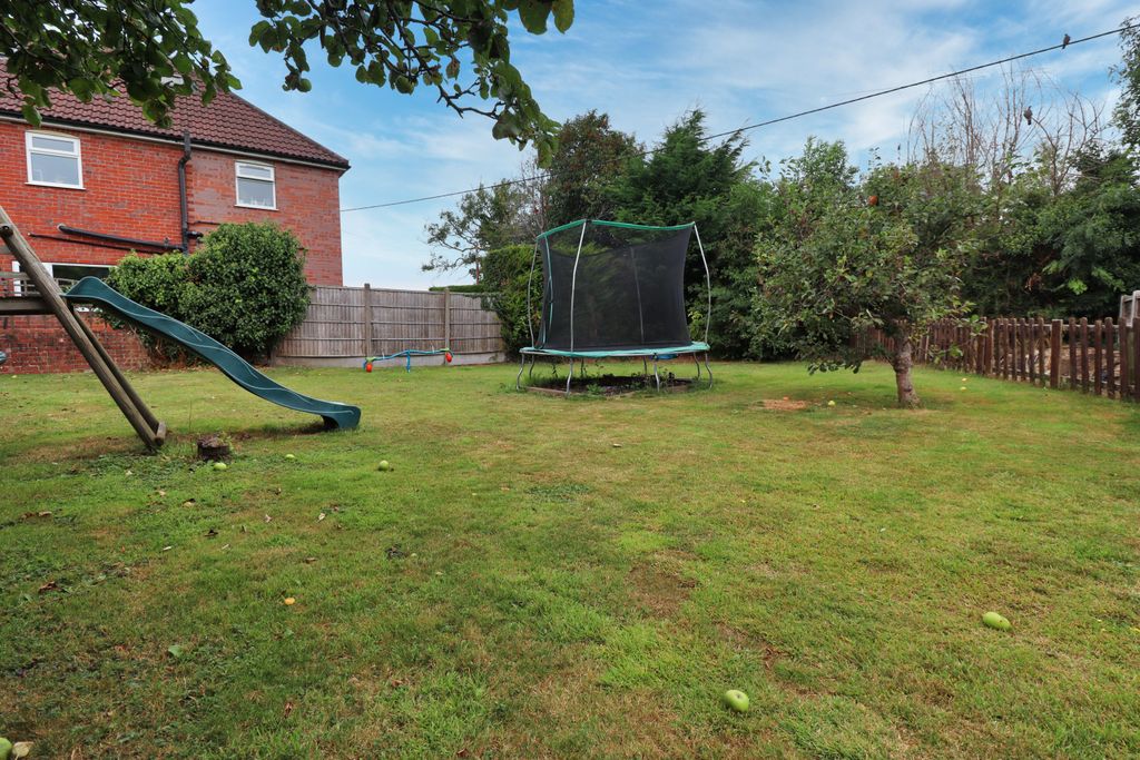 Property photo 2 of 13 Img_0985 (1)