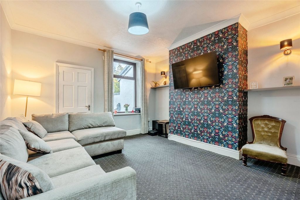 Property photo 2 of 17 Photo