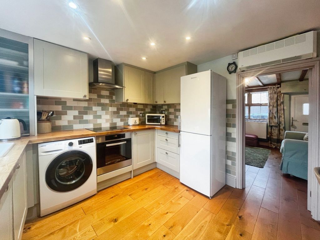 Property photo 3 of 36 3881387