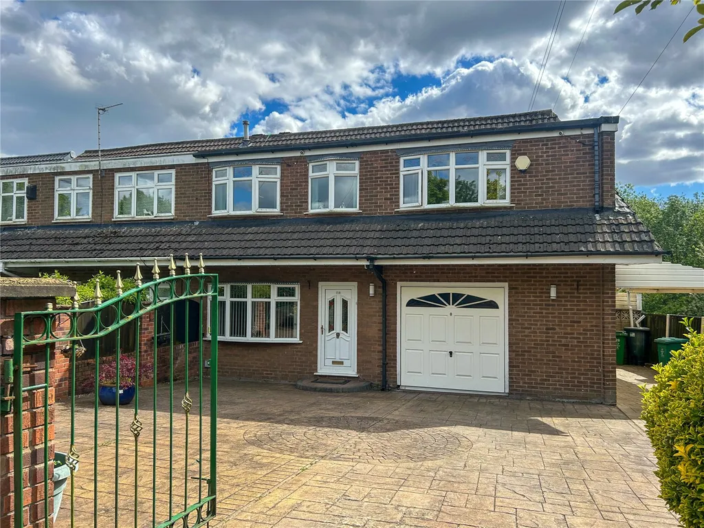 House in Manchester, New Moston - View 3