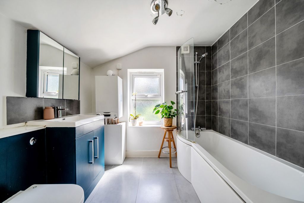 Property photo 3 of 20 20-6A79c2A44B12F-...