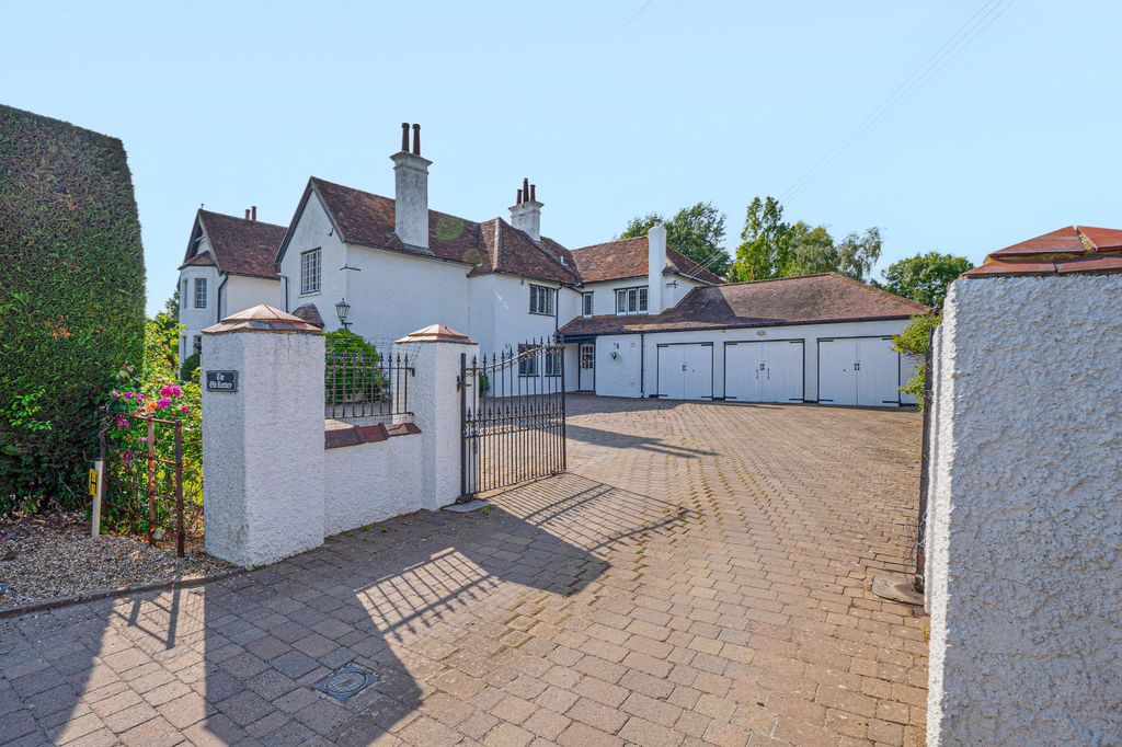 Property photo 3 of 44