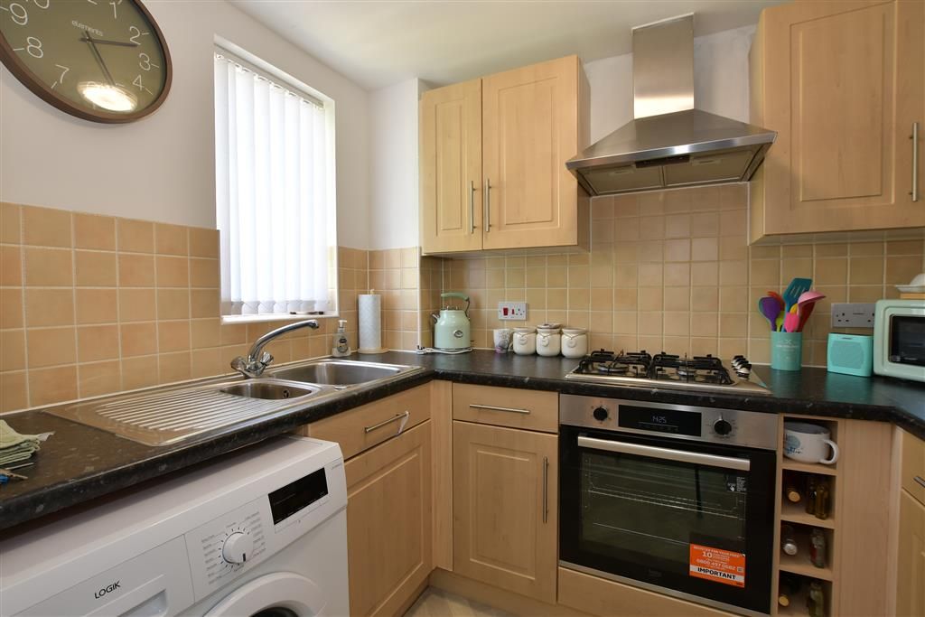 Property photo 1 of 9 Kitchen