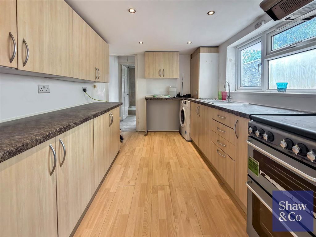 Property photo 2 of 10 Kitchen.Jpg