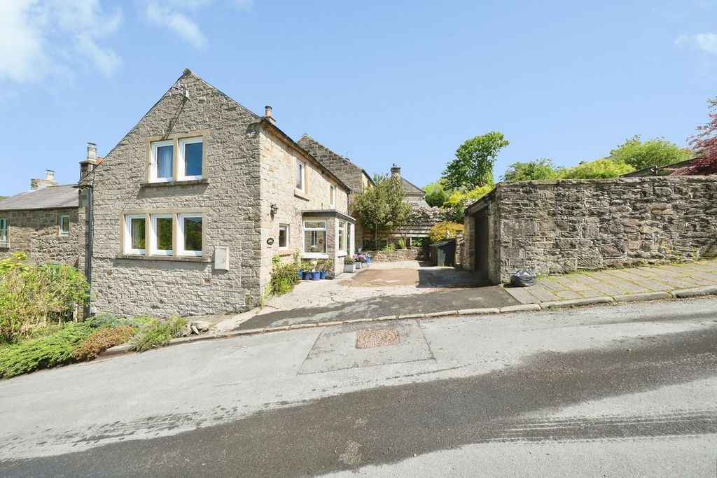 Property photo 1 of 23