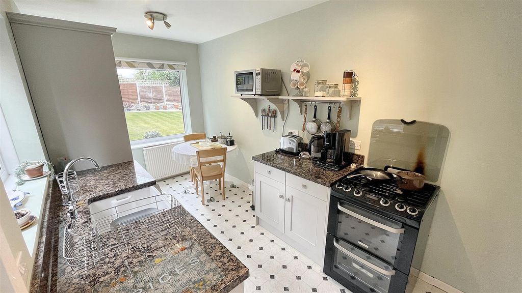 Property photo 2 of 14 Kitchen