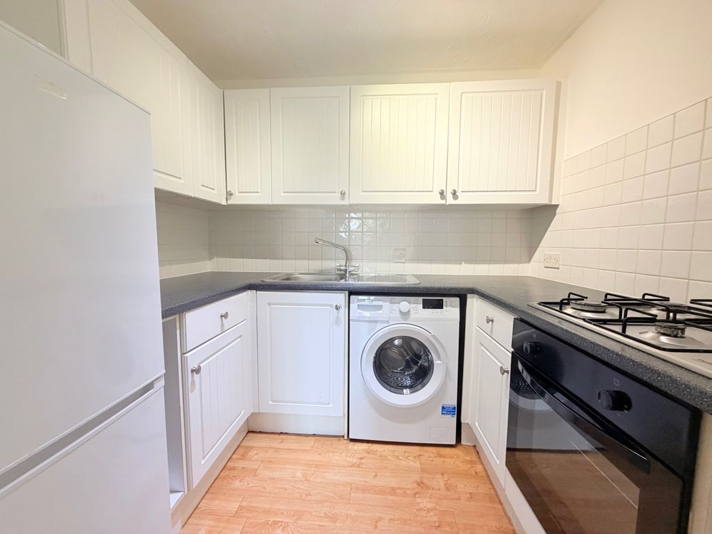 Property photo 3 of 6 3