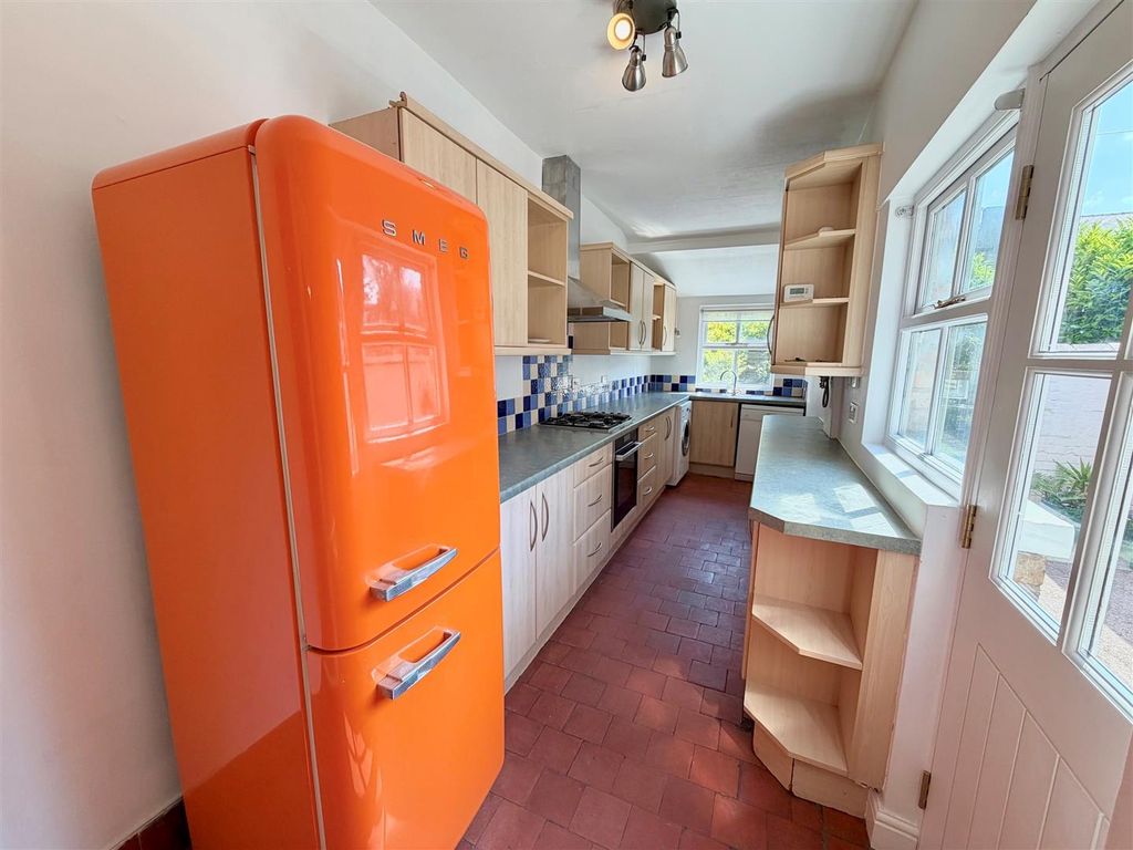 Property photo 2 of 13