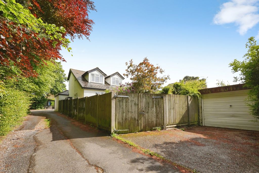 Property photo 3 of 26 Pbox-Img.Jpg