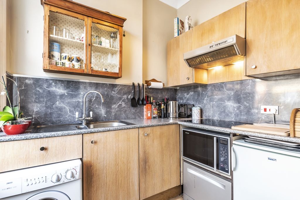 Property photo 3 of 7 394784 (1)