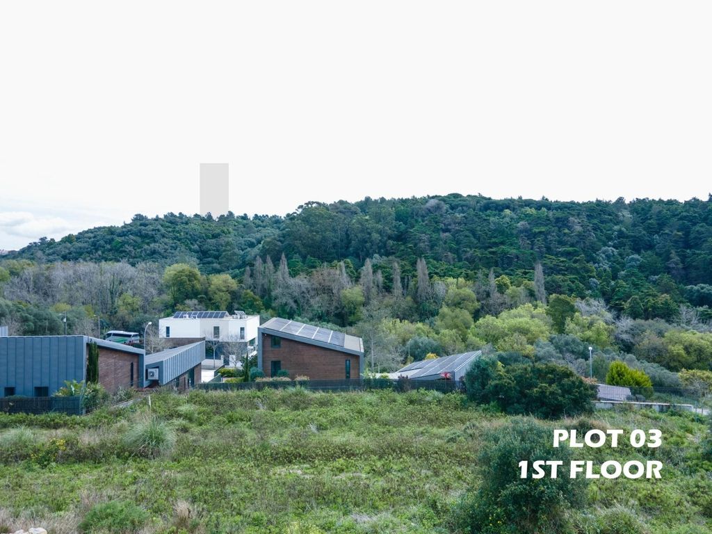 Property photo 1 of 8 Plot Of Land Of 1,401 m² For Housing Construction | Varzea De Sintra
