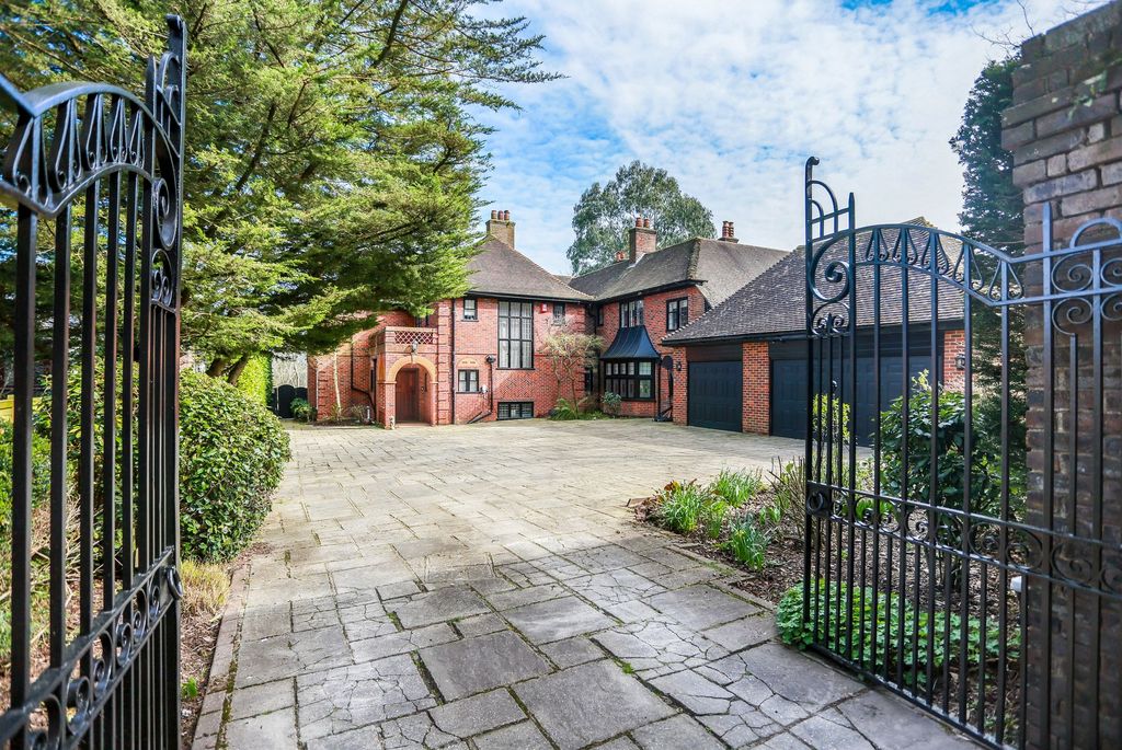 Property photo 1 of 27