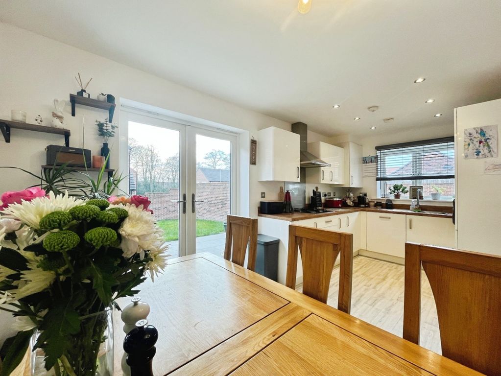 Property photo 3 of 21 4057916
