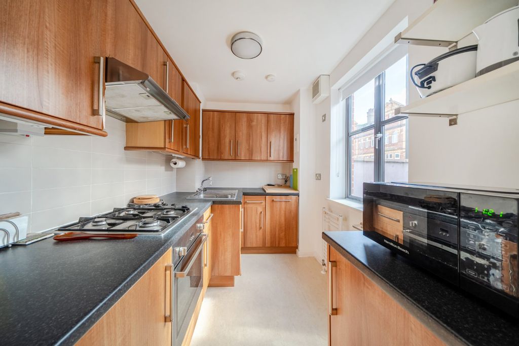 Property photo 3 of 10 Picture No. 18