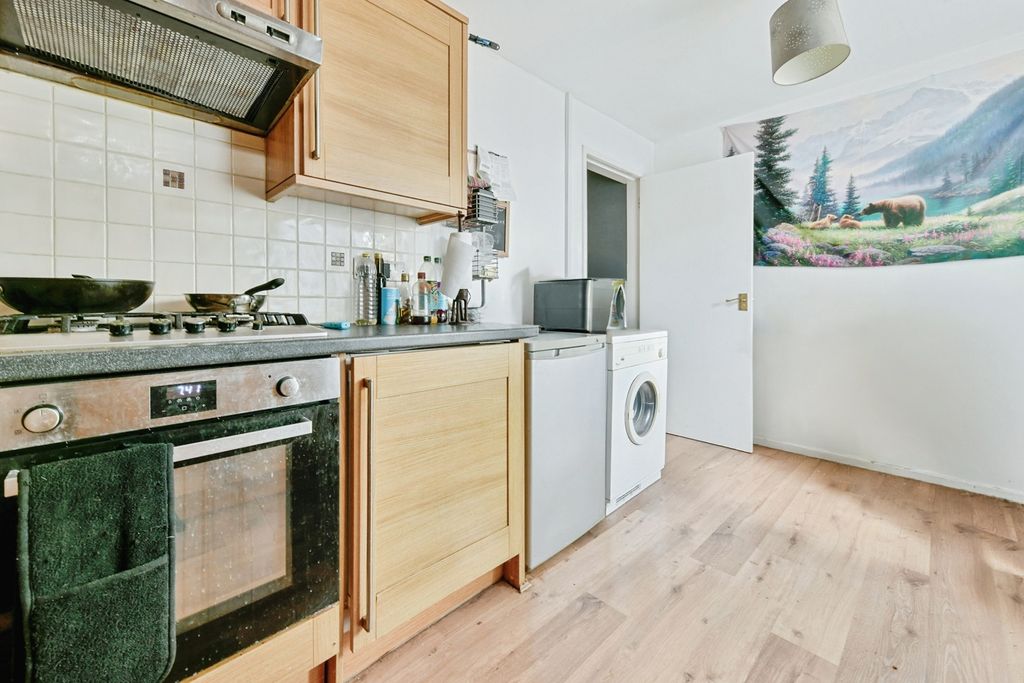 Property photo 3 of 20 Pbox-Img.Jpg
