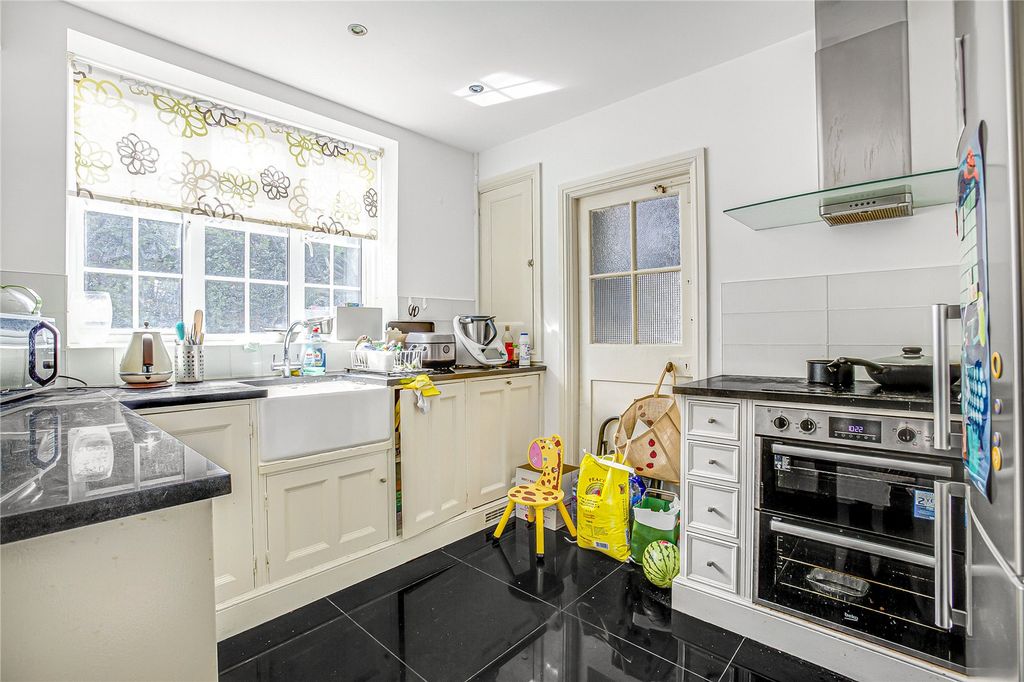 Property photo 2 of 14 Kitchen