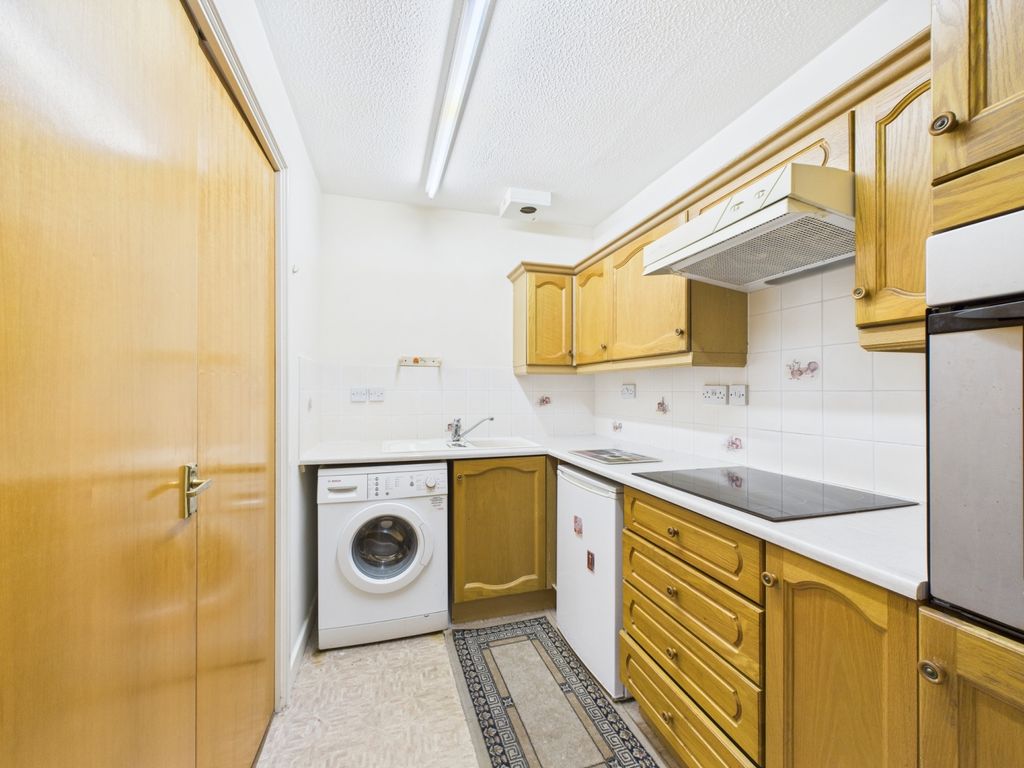 Property photo 2 of 11 Cam02313G0-Pr0099-Still006