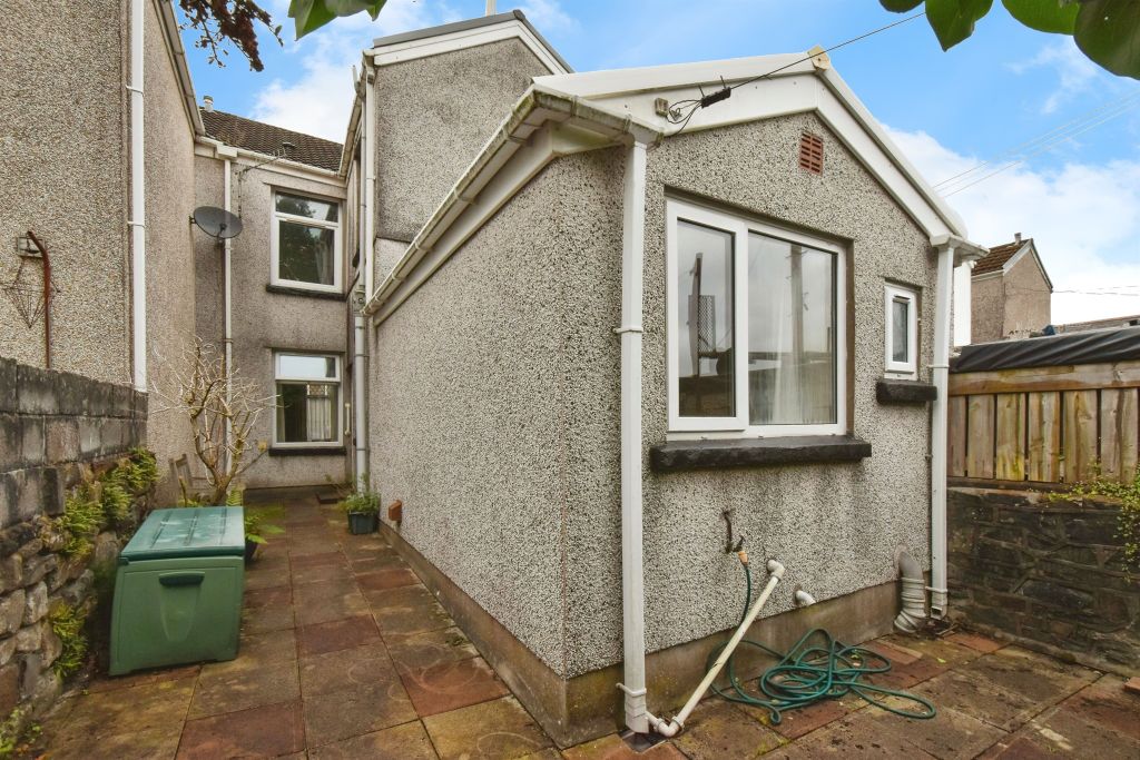 Property photo 3 of 18