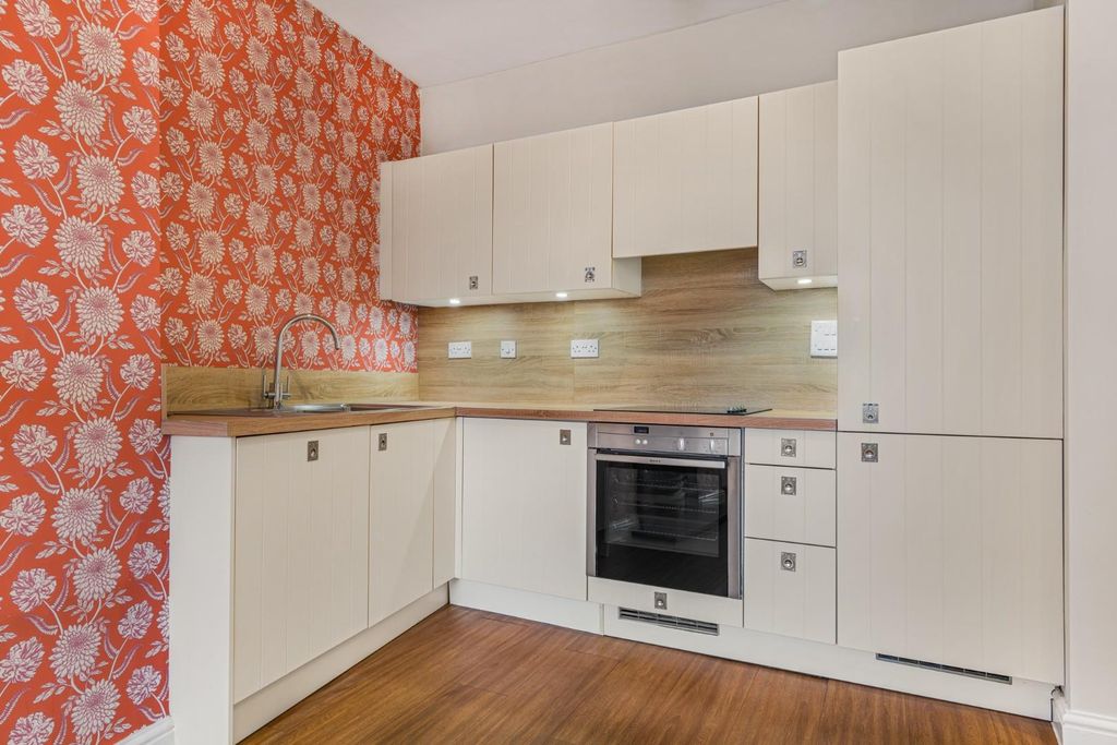 Property photo 2 of 14 Flat 4 99 Promenade-7.Jpg