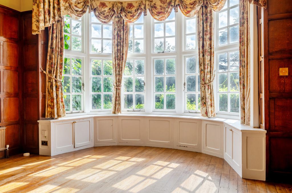 Additional image 10 of 2 bed flat for saleWilderness Road, Chislehurst, Kent BR7
