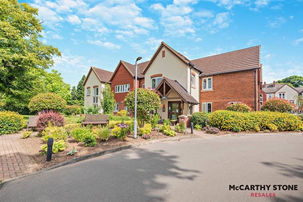 Property photo 1 of 19 Charter Court