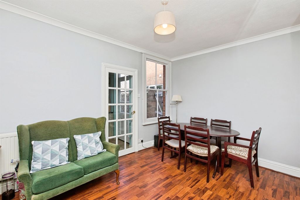 Property photo 2 of 25