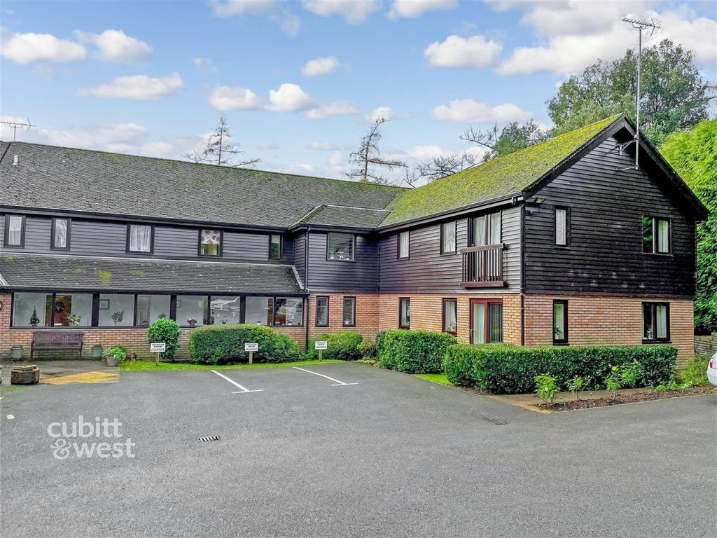 Property photo 1 of 9 External