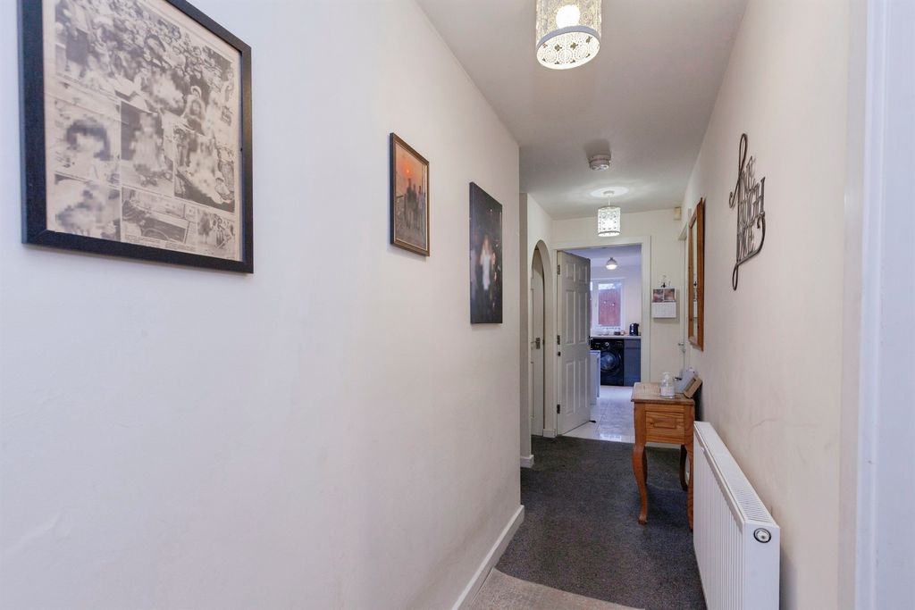 Property photo 2 of 22