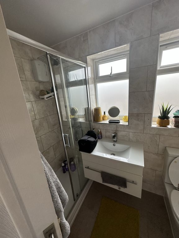 Property photo 3 of 6 Gallery