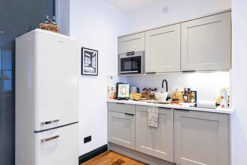 Property photo 2 of 17 Kitchen