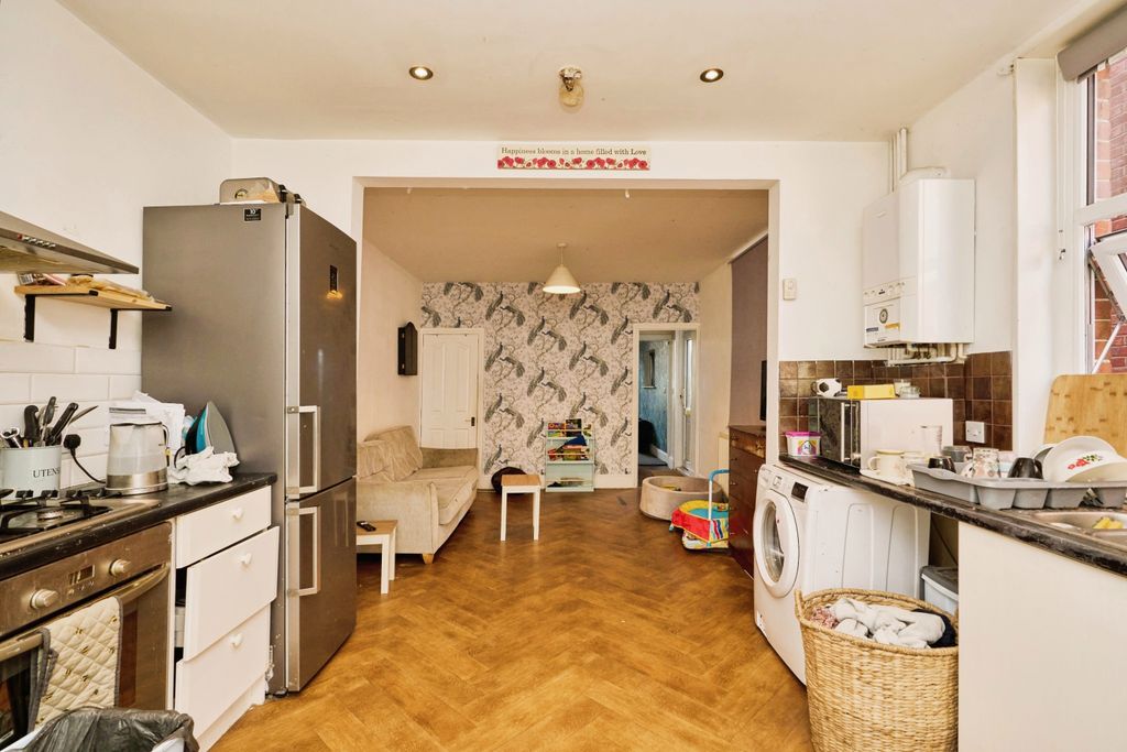 Property photo 2 of 16 Kitchen/Diner