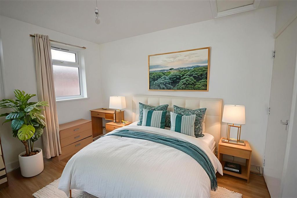 Property photo 1 of 3 2 - Bedroom - Modern - 0 (1).Jpg