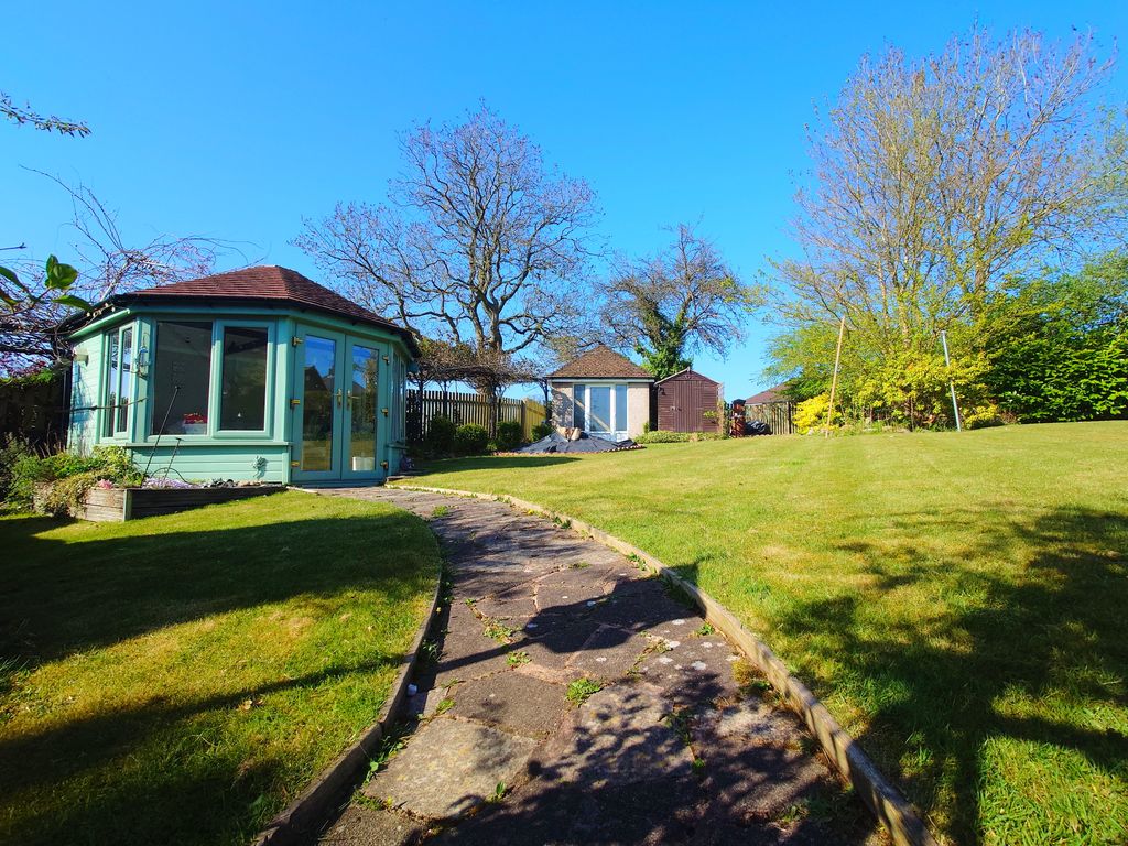 Property photo 2 of 59