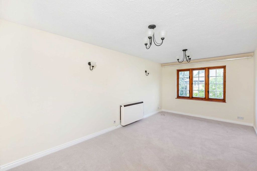 Property photo 2 of 5