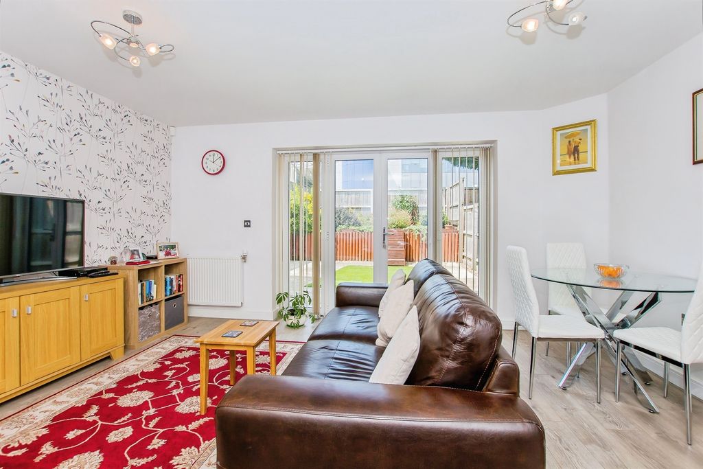 Property photo 3 of 18