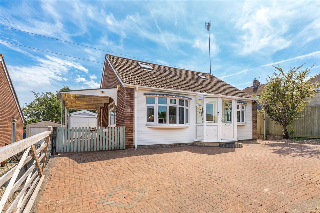 Property photo 1 of 14 Step A Side, Sinclair Drive, Banbury-3.Jpg