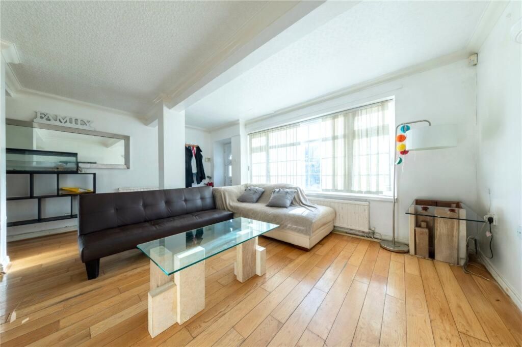 Property photo 3 of 18 3