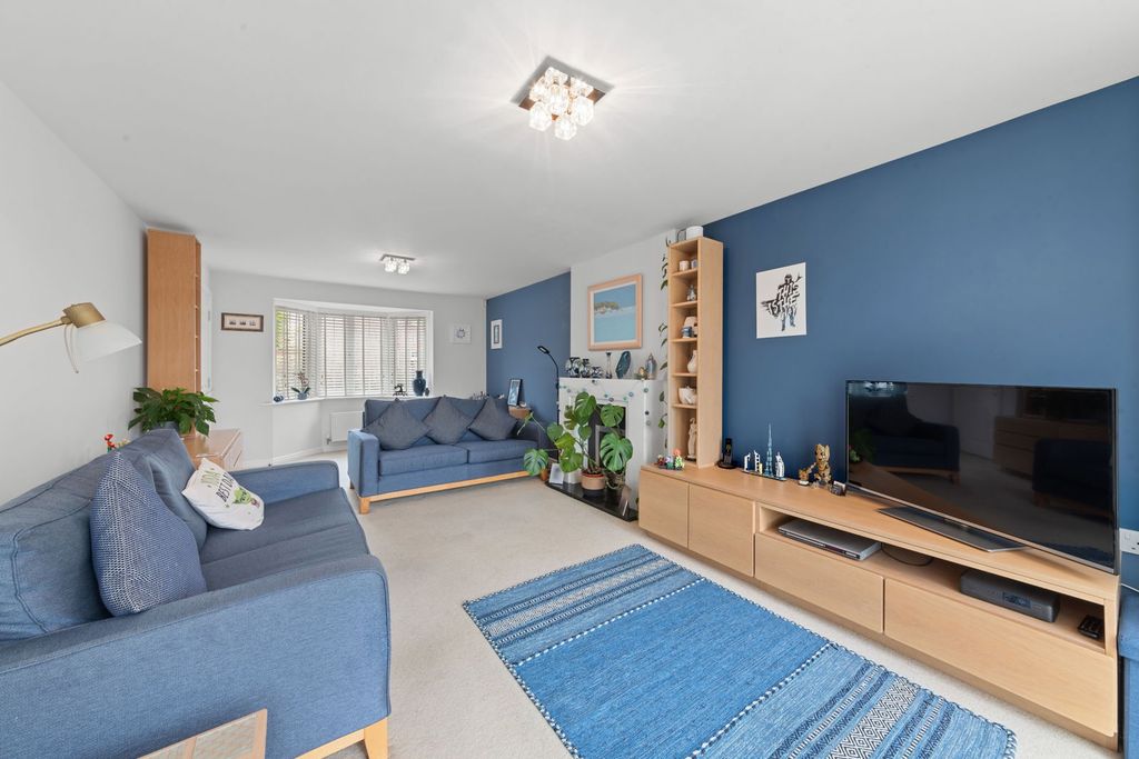 Property photo 3 of 34