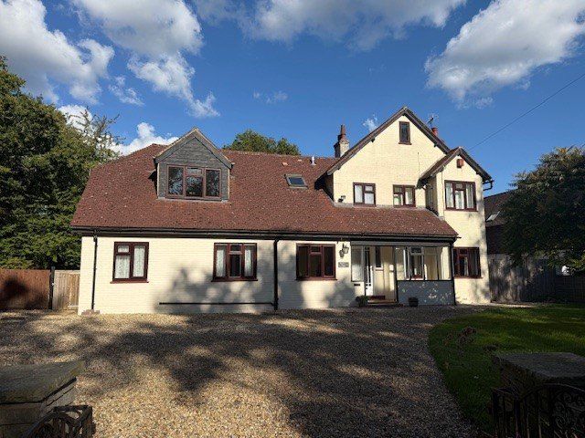 Property photo 2 of 25 Awen House