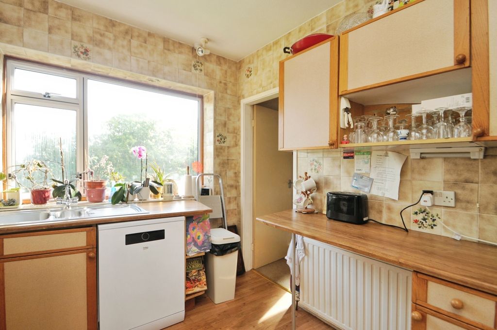 Property photo 3 of 17 Photo