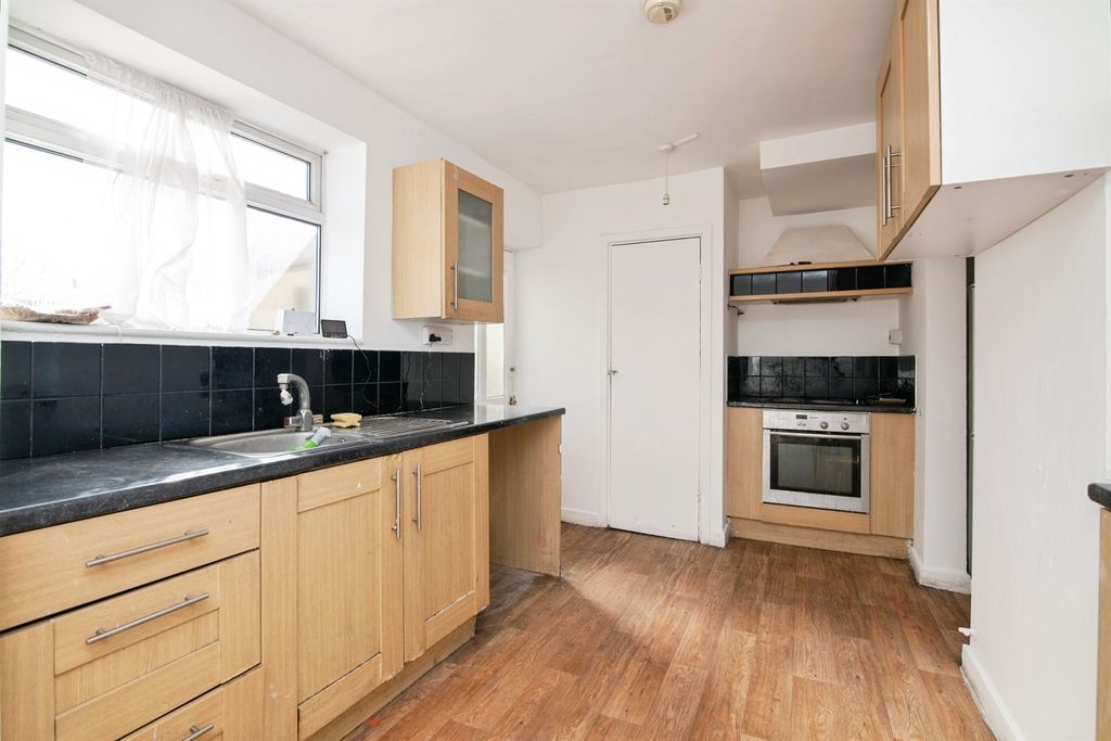 Property photo 3 of 20