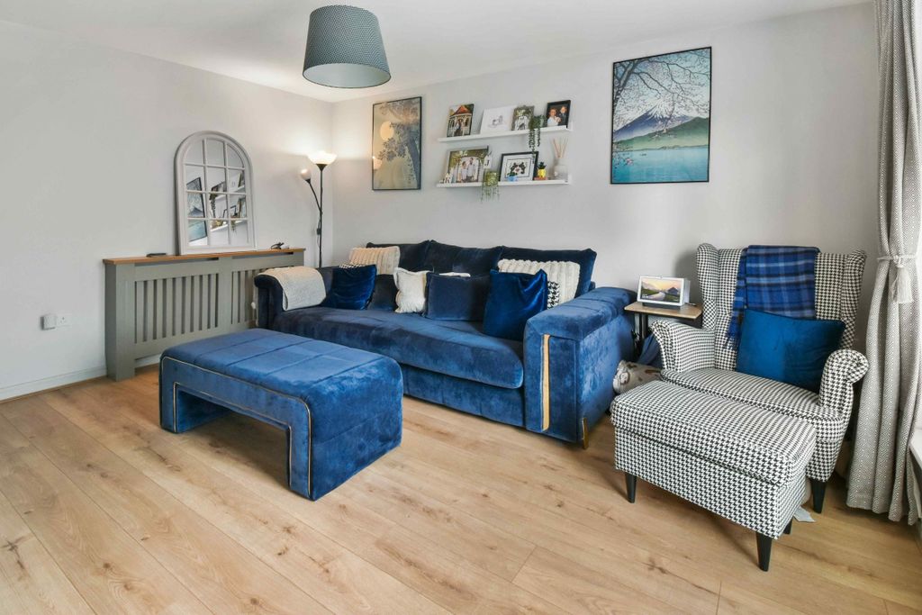 Property photo 3 of 14