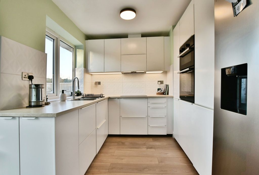 Property photo 3 of 26 Kitchen Diner