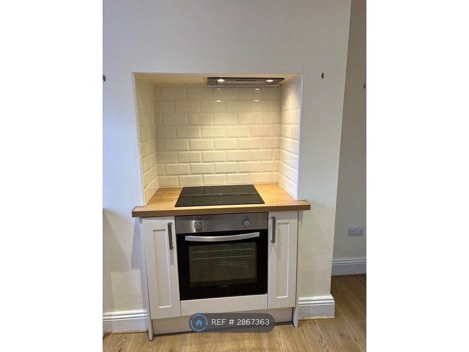 Property photo 3 of 11 Oven And Hob Inset To Chimney
