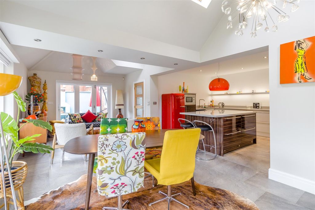 Property photo 3 of 51 8657453-Interior29.Jpg