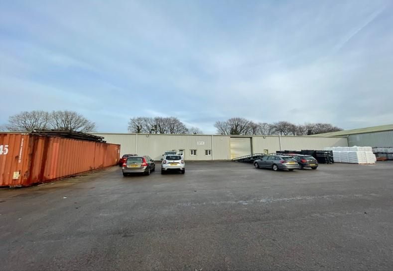 Property photo 1 of 2