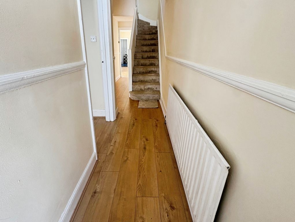 Property photo 2 of 13 Entrance Hall