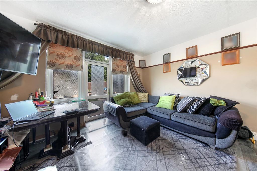 Property photo 2 of 19 King Alfred Avenue - 8Yzusjf9Nmdpacxs8Vsn.Jpg