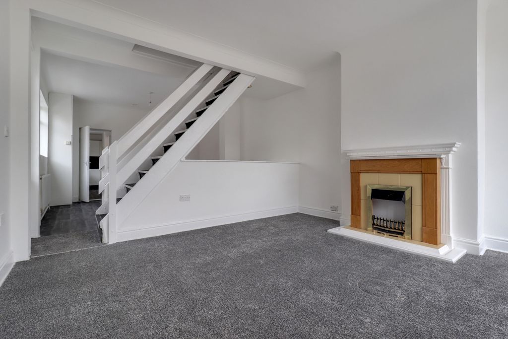 Property photo 2 of 20 2- Rob Hammond Ewemove Pontefract